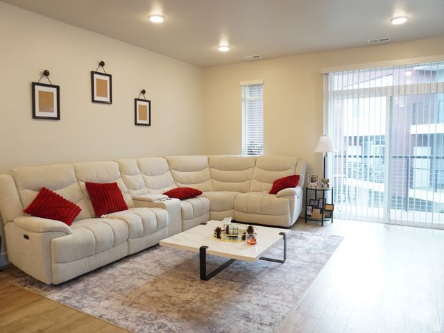 462 E 625 S, Clearfield, UT 84015