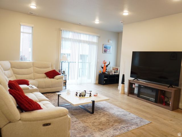 462 E 625 S, Clearfield, UT 84015