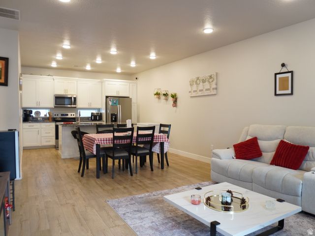 462 E 625 S, Clearfield, UT 84015