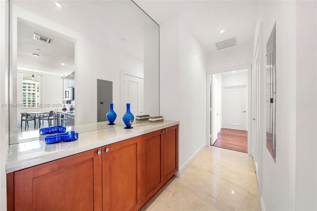 901 Brickell Key Blvd 3706, Miami, FL 33131