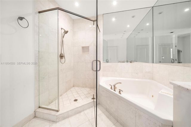 901 Brickell Key Blvd 3706, Miami, FL 33131