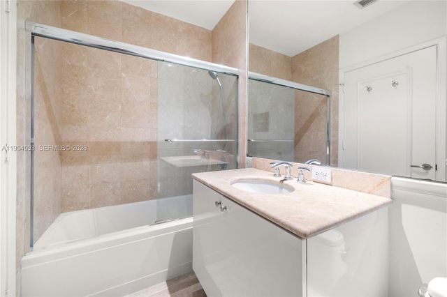 901 Brickell Key Blvd 3706, Miami, FL 33131