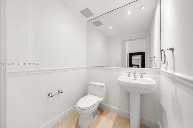 901 Brickell Key Blvd 3706, Miami, FL 33131