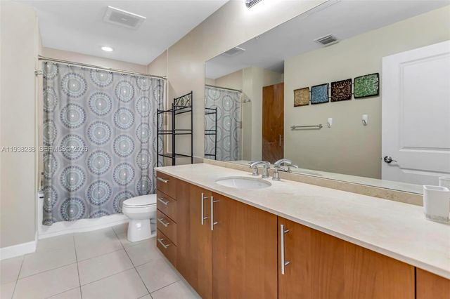 1945 S Ocean Dr 403, Hallandale Beach, FL 33009