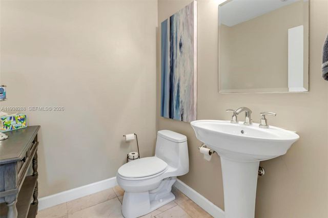 1945 S Ocean Dr 403, Hallandale Beach, FL 33009