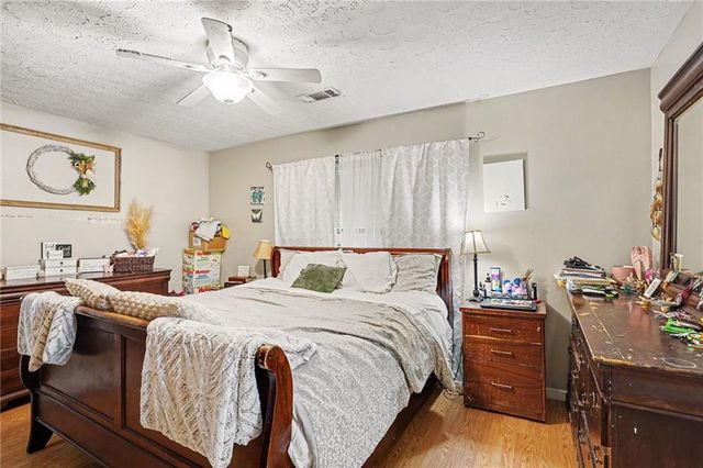 319 W Broadway Street, Griffin, GA 30223