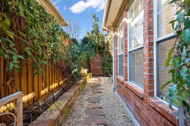 7612 Pendleton Street, Dallas, TX 75252