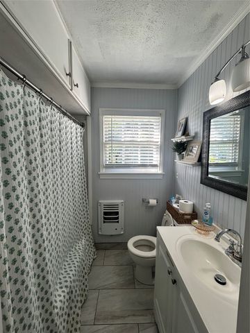 608 W Baldridge Street, Ennis, TX 75119
