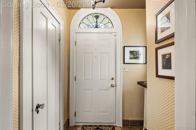 16811 Plainview Avenue, Detroit, MI 48219