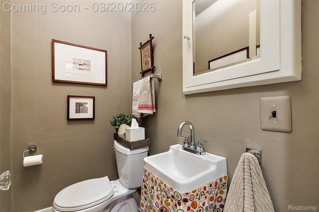 16811 Plainview Avenue, Detroit, MI 48219