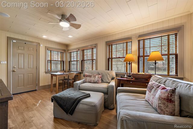 16811 Plainview Avenue, Detroit, MI 48219