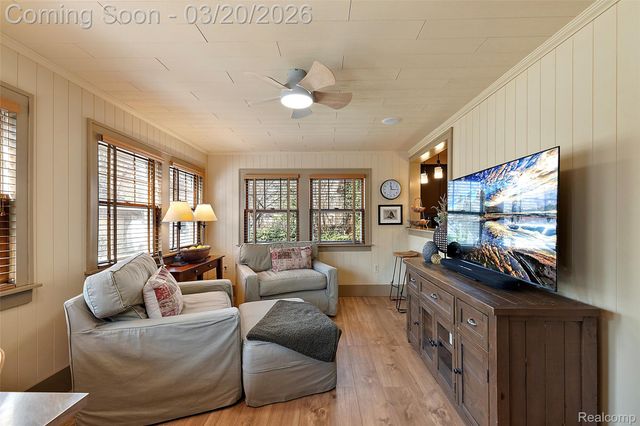 16811 Plainview Avenue, Detroit, MI 48219