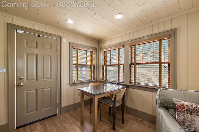 16811 Plainview Avenue, Detroit, MI 48219