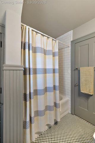 16811 Plainview Avenue, Detroit, MI 48219