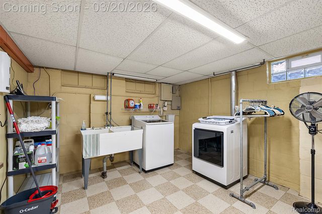 16811 Plainview Avenue, Detroit, MI 48219