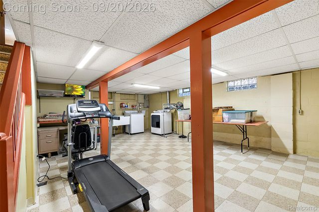 16811 Plainview Avenue, Detroit, MI 48219