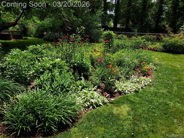 16811 Plainview Avenue, Detroit, MI 48219