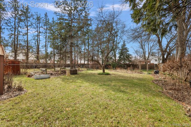 16811 Plainview Avenue, Detroit, MI 48219