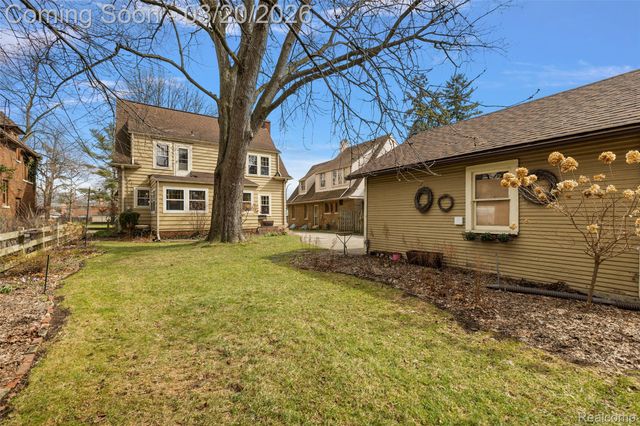 16811 Plainview Avenue, Detroit, MI 48219