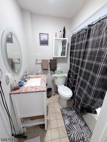11 Gaston Ave, Raritan Boro, NJ 08869