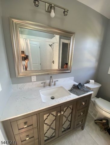 11 Gaston Ave, Raritan Boro, NJ 08869
