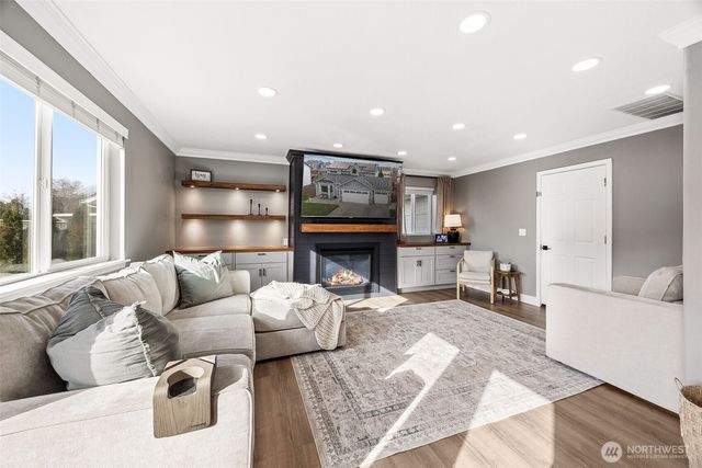 451 Sorensen Street, Enumclaw, WA 98321