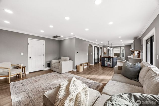 451 Sorensen Street, Enumclaw, WA 98321