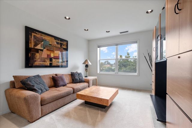 4545 W Touhy Avenue W 217W, Lincolnwood, IL 60712