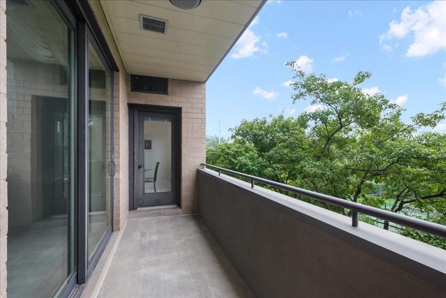 4545 W Touhy Avenue W 217W, Lincolnwood, IL 60712