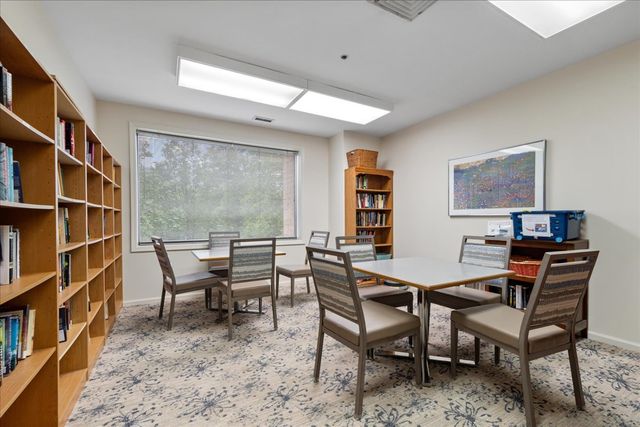4545 W Touhy Avenue W 217W, Lincolnwood, IL 60712