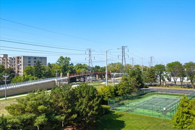 4545 W Touhy Avenue W 217W, Lincolnwood, IL 60712