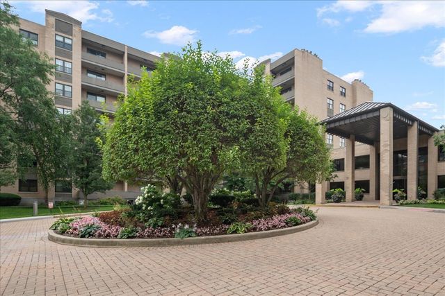 4545 W Touhy Avenue W 217W, Lincolnwood, IL 60712