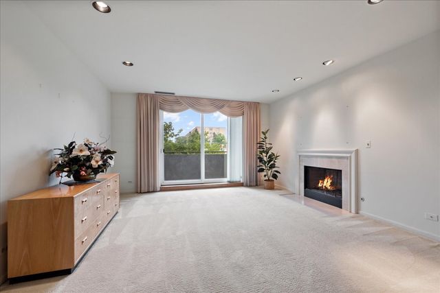 4545 W Touhy Avenue W 217W, Lincolnwood, IL 60712