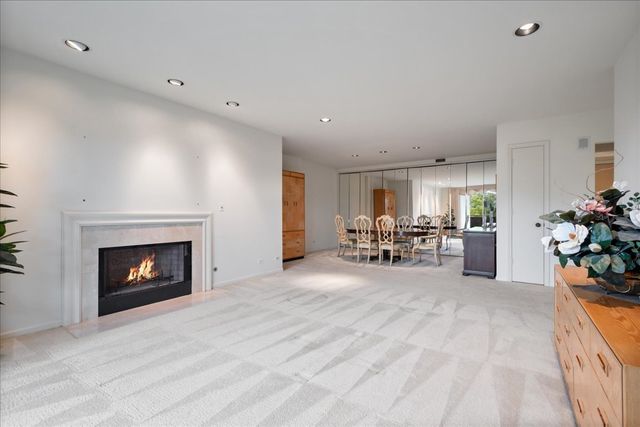 4545 W Touhy Avenue W 217W, Lincolnwood, IL 60712