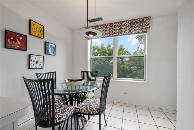 4545 W Touhy Avenue W 217W, Lincolnwood, IL 60712