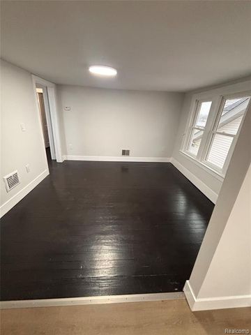 1307 University Avenue, Lincoln Park, MI 48146