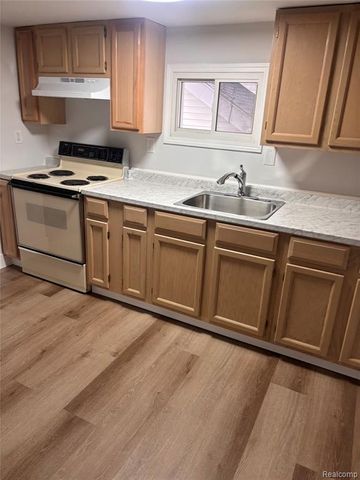 1307 University Avenue, Lincoln Park, MI 48146