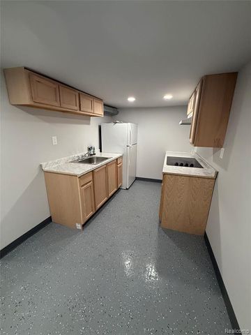 1307 University Avenue, Lincoln Park, MI 48146