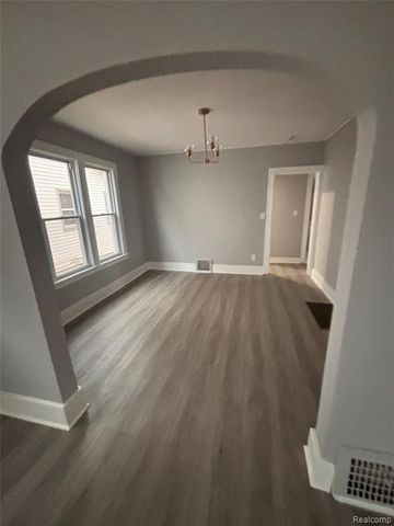 1307 University Avenue, Lincoln Park, MI 48146