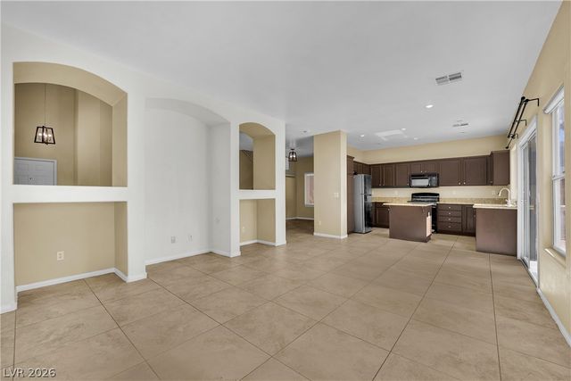 5823 Golden Wing Street, Las Vegas, NV 89113