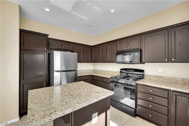 5823 Golden Wing Street, Las Vegas, NV 89113