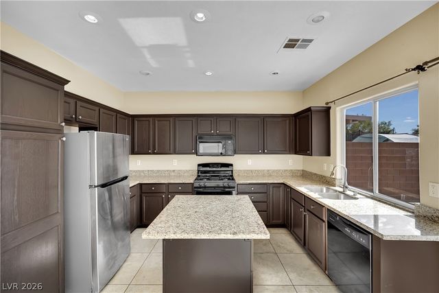 5823 Golden Wing Street, Las Vegas, NV 89113