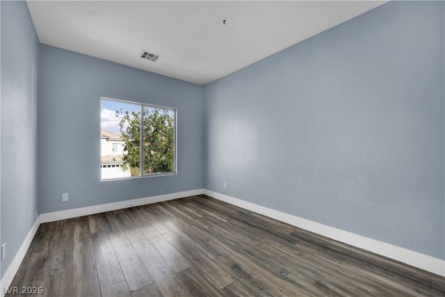 5823 Golden Wing Street, Las Vegas, NV 89113