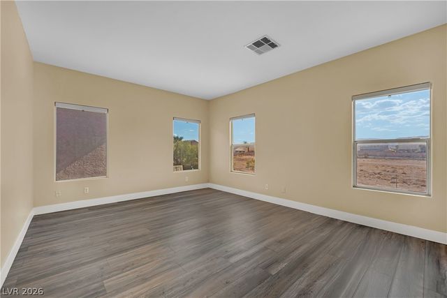 5823 Golden Wing Street, Las Vegas, NV 89113
