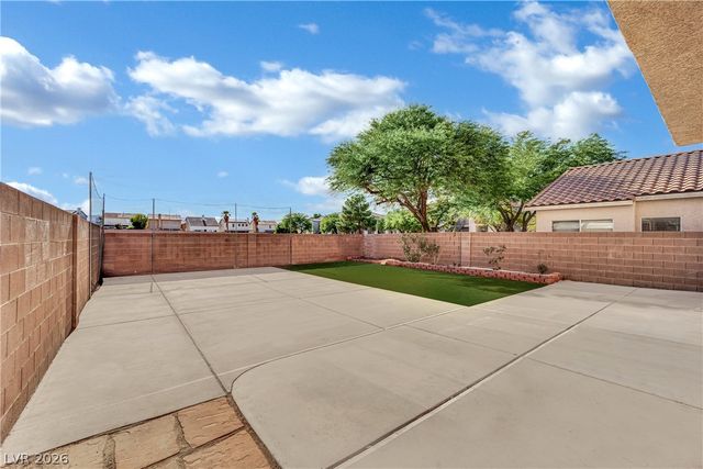 5823 Golden Wing Street, Las Vegas, NV 89113