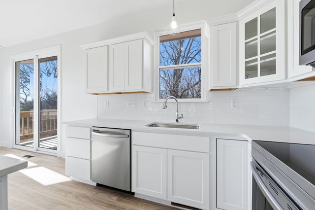 1543 S Meadowhaven St, Andover, KS 67002