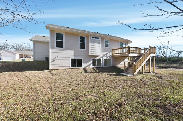 1543 S Meadowhaven St, Andover, KS 67002