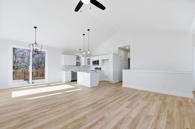 1543 S Meadowhaven St, Andover, KS 67002