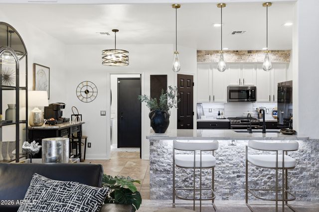 8364 W SPUR Drive, Peoria, AZ 85383