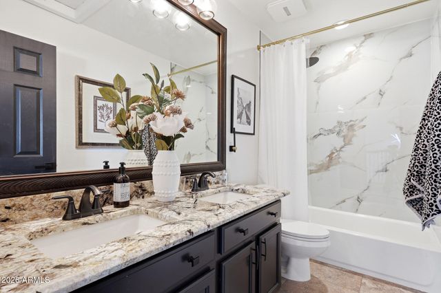 8364 W SPUR Drive, Peoria, AZ 85383